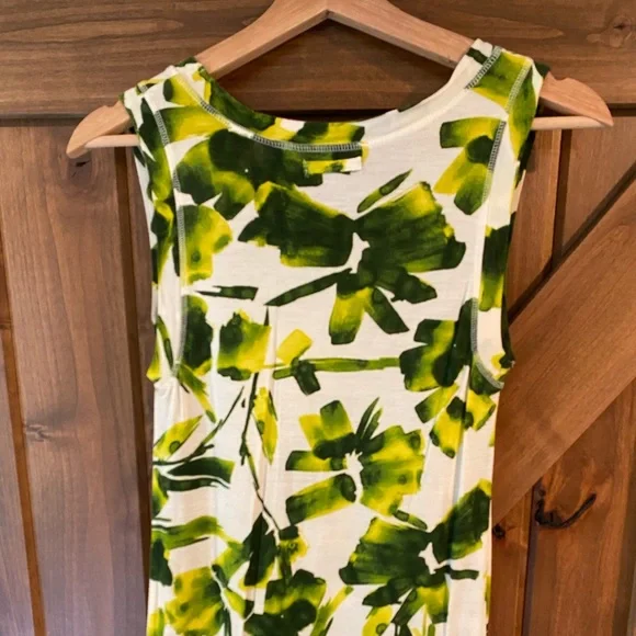 Vera Wang Tank Top - Picture 2 of 6